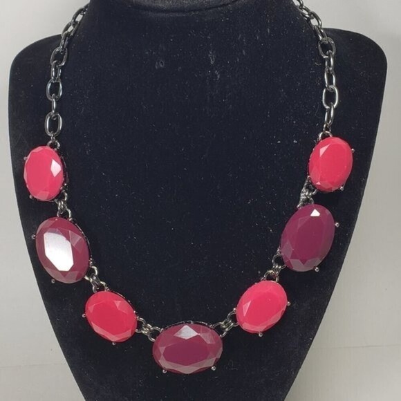 Black Chain - Colorful Plastic Stone Bold Statement Necklace - Women's Jewelry - Picture 2 of 9